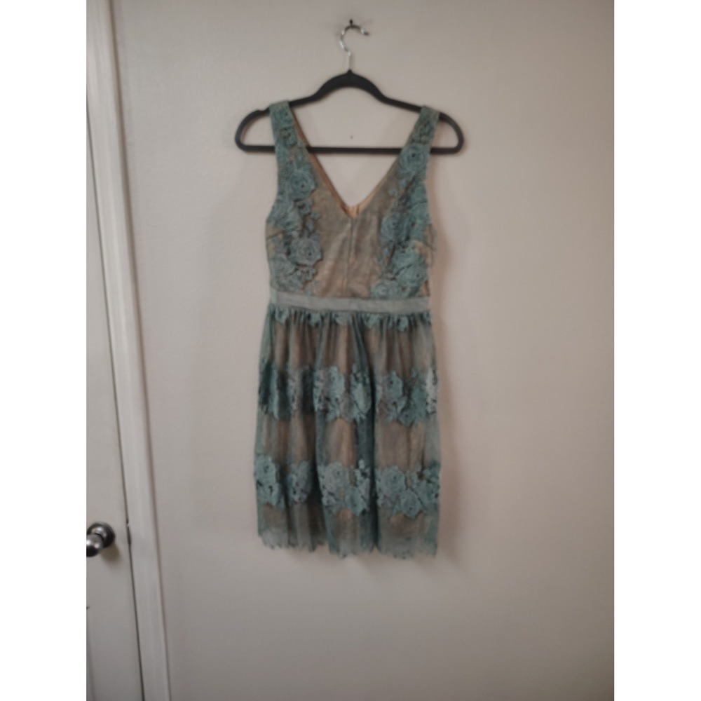 AUW Sage Green Floral Lace V-Neck Cocktail Dress Nude Lining Size Medium
